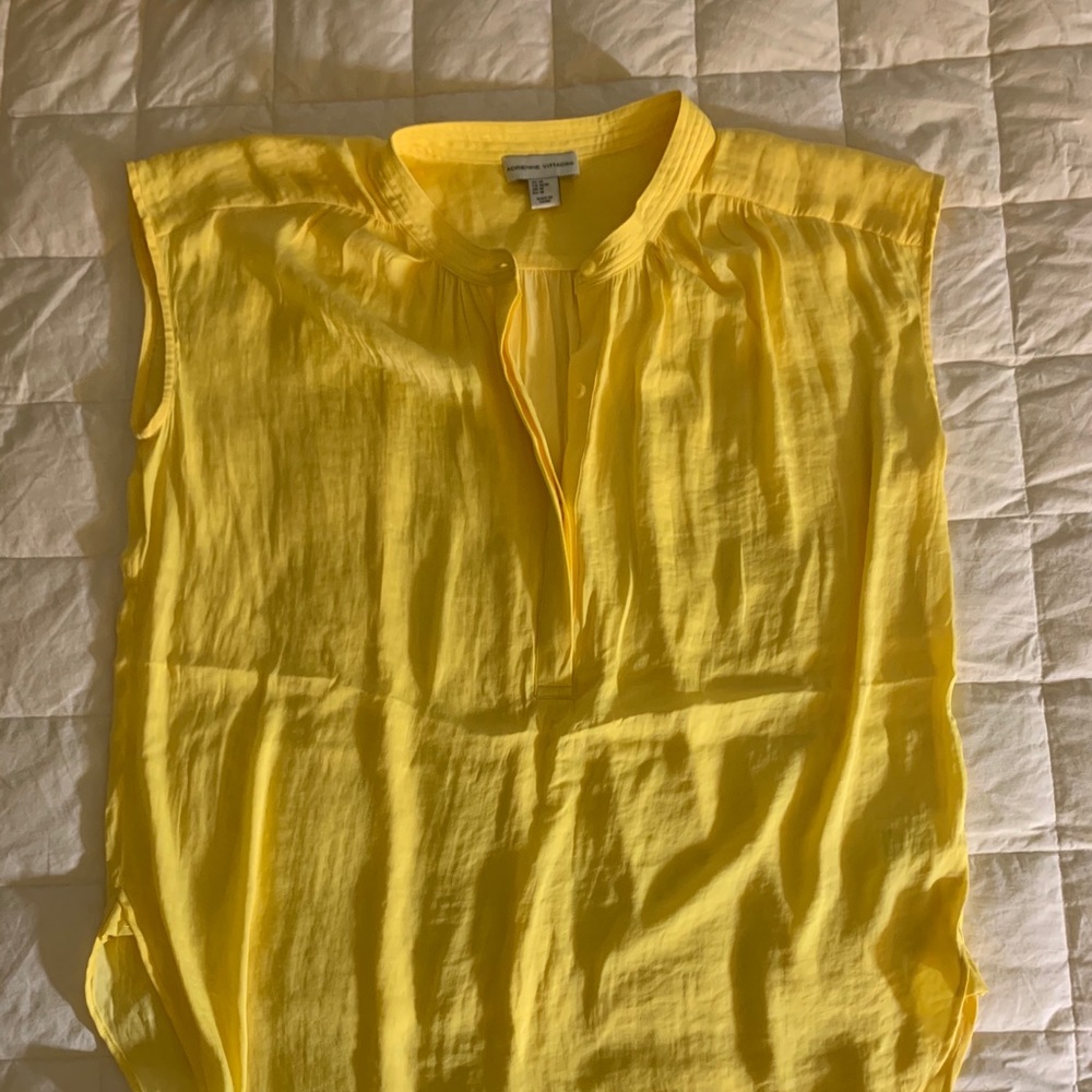 Sleeveless blouse